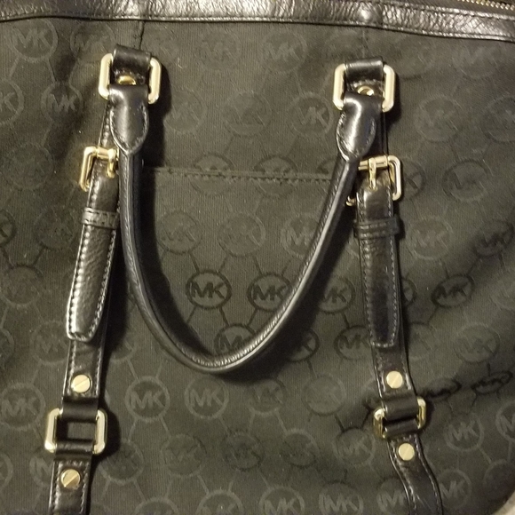 Michael Kors Handbag - Picture 5 of 6